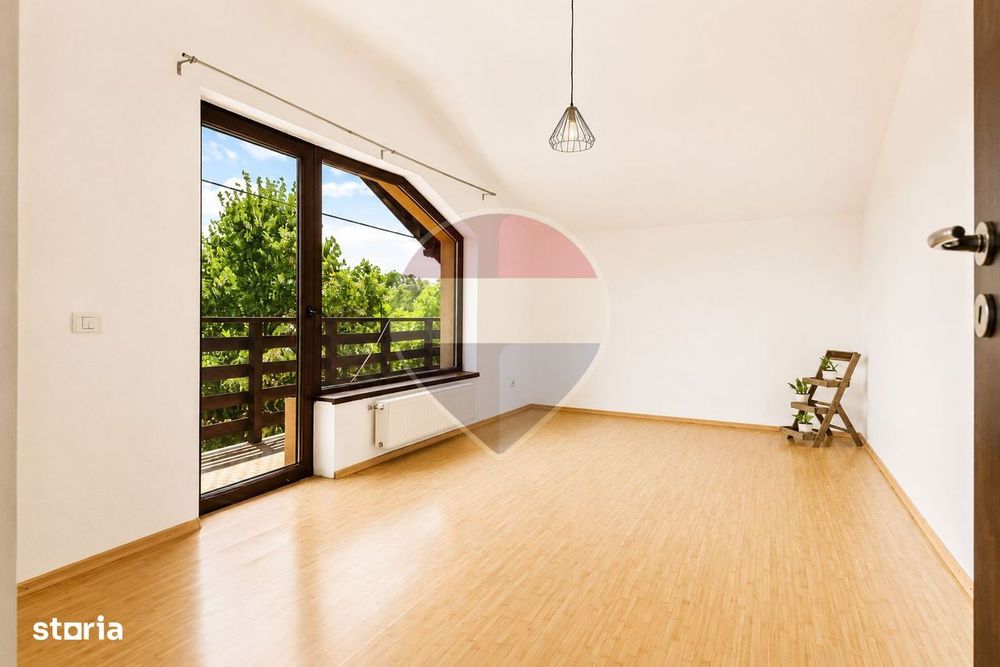 Casa individuala spatioasa cu 6 camere, cu gradina de 572 mp in Gulia