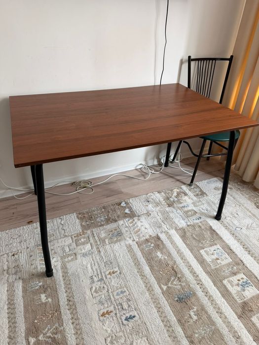 Продам деревянный стол