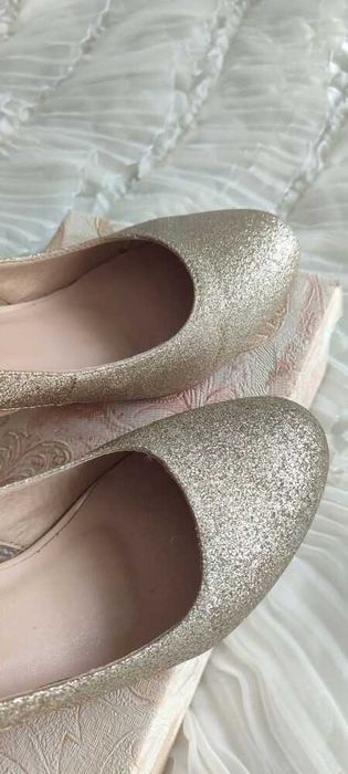 Туфли золотистые