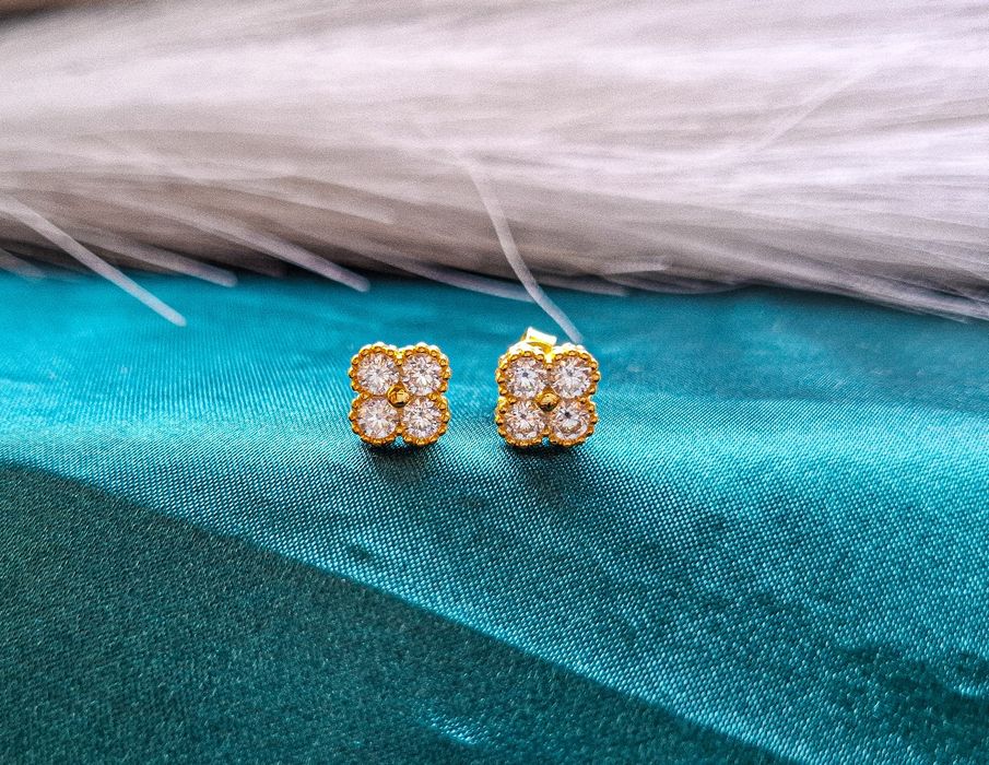 Cercei cu moissanite