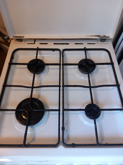 Vand aragaz cu 4 ochiuri