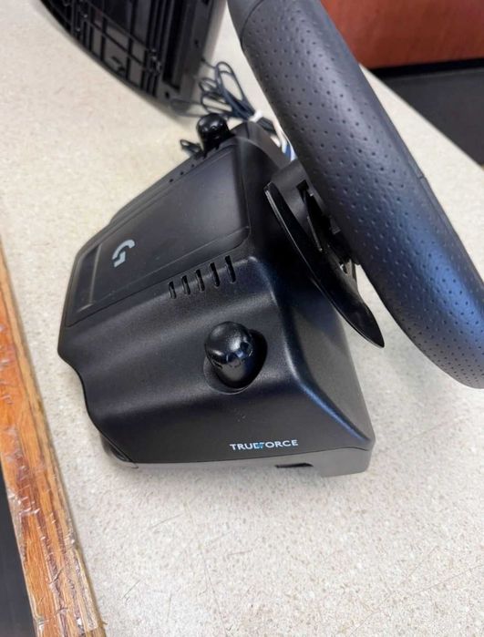 С Гаранция Logitech G923 TrueForce като нов