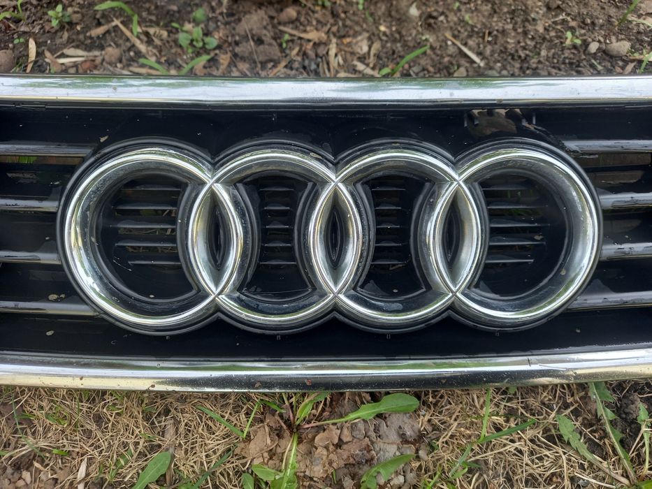 Решетка радиатора AUDI A6
