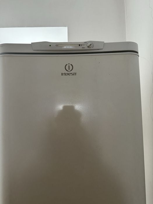 Холодильник б/у indesit