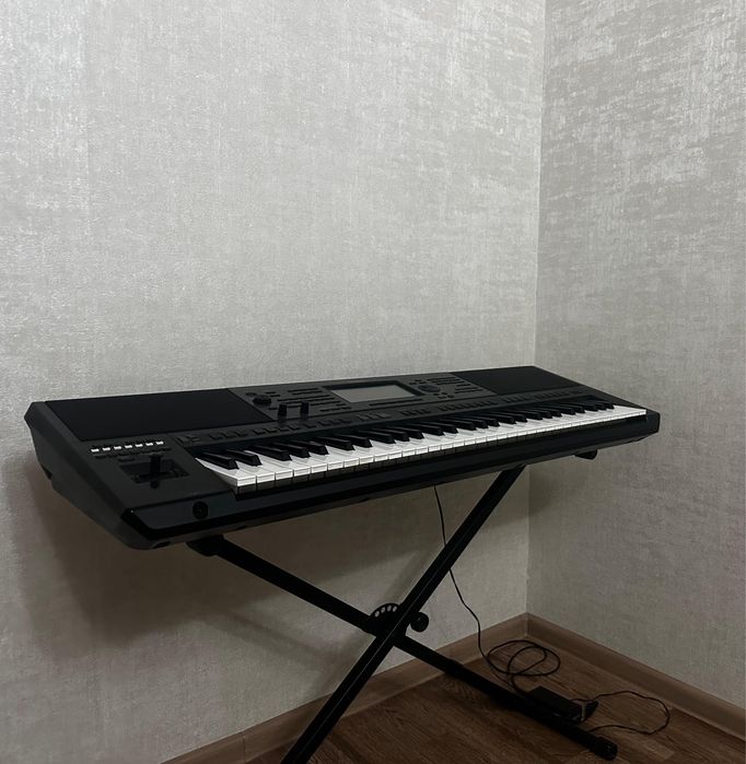 Продам YAMAHA PSR A5000 с программой