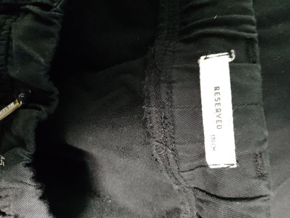 Vând pantaloni căptușiți Reserved pentru băieți