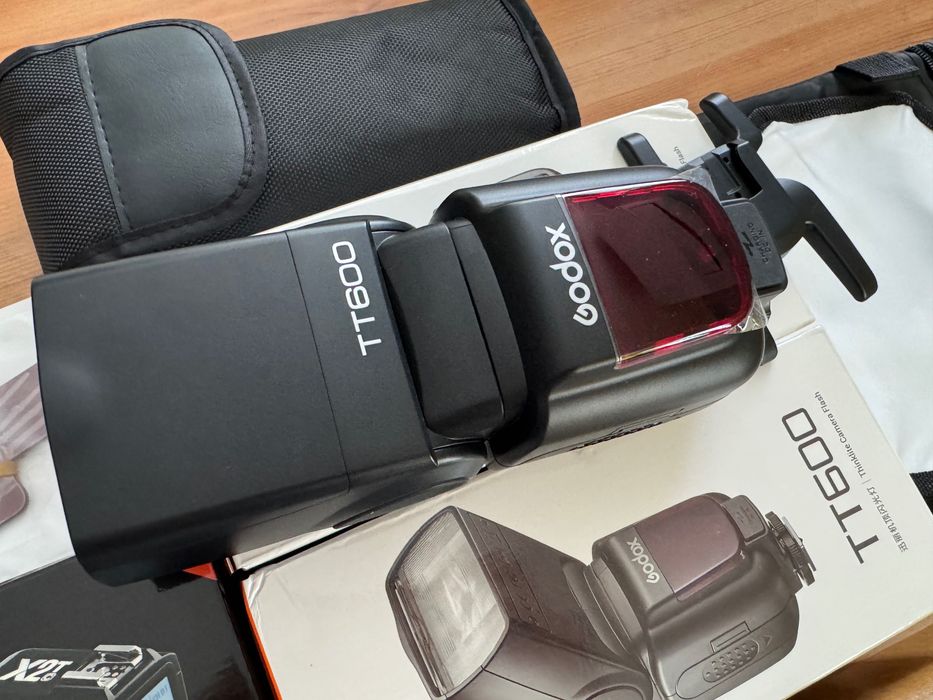 2 Светкавици GODOX TT600