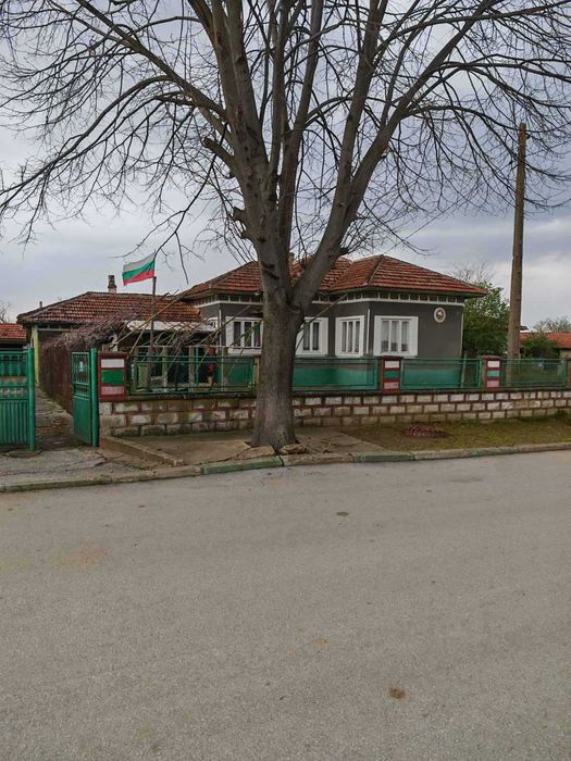Продава  се къща.в село Срацимир