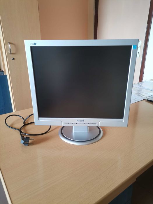 Монитор PHILIPS 17"
