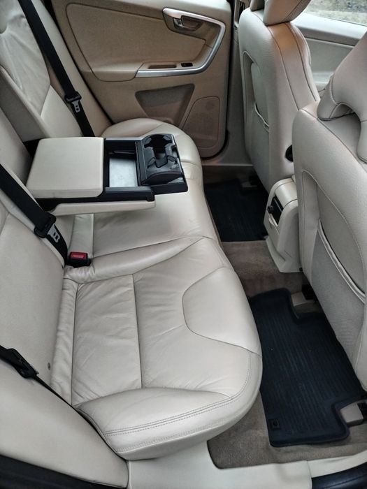 Volvo xc60/AN 2011/2.4 Diesel 164 Cp/CUTIE AUTOMATA /Tracțiune 4* 4