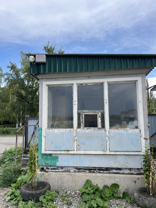 Продам земельный участок с помещением
