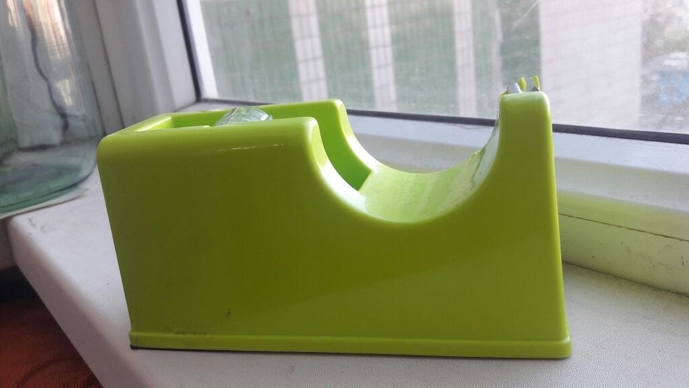 Диспенсер для скотча