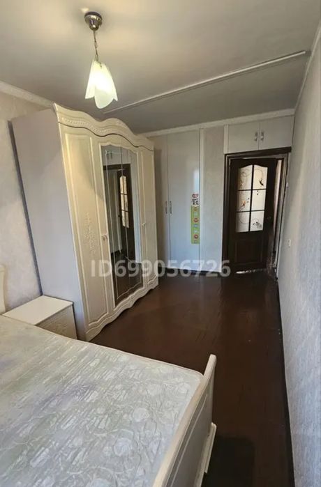 Диван раскладной и шкаф