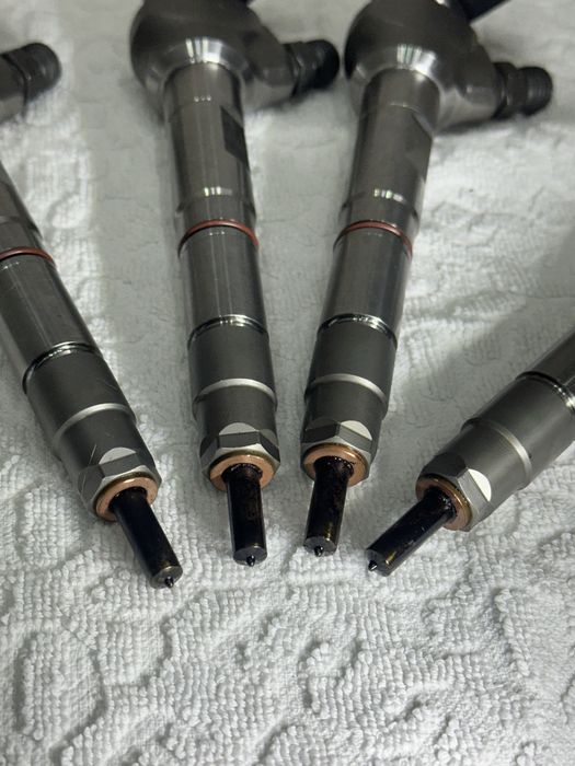 Set 4 Injectoare 2.0 TDI EVO - Bosch 0445110960 / 05L130277M