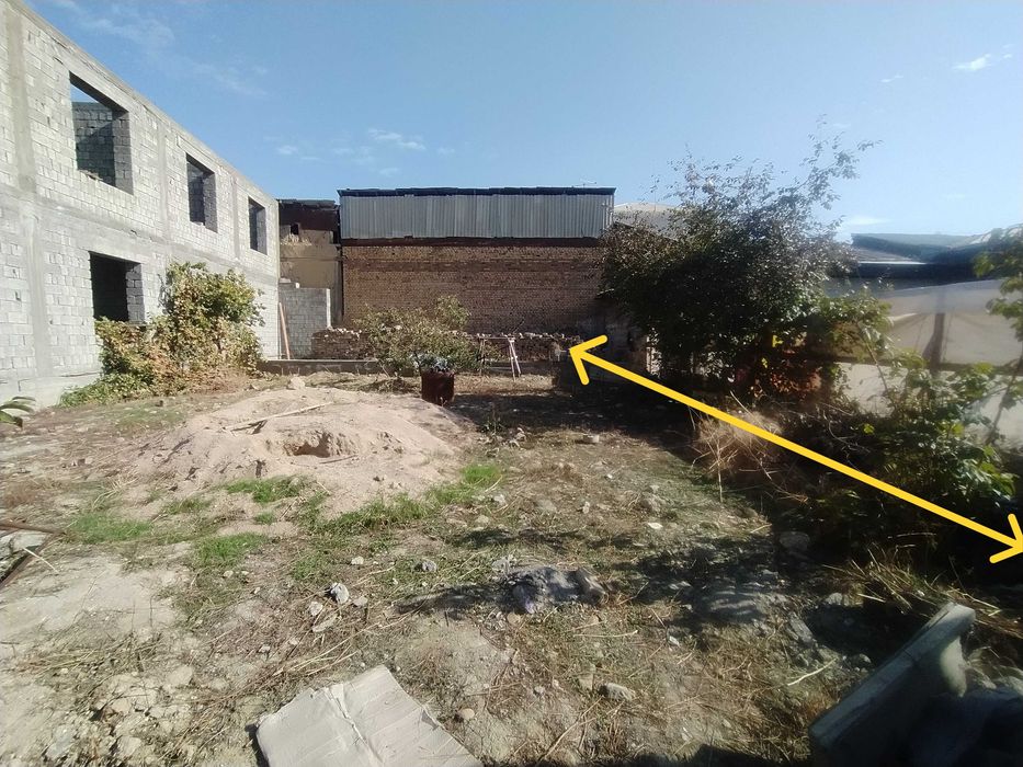 Продаётся участок 5 соток с недостроем под гостиницу-центр Самарканда