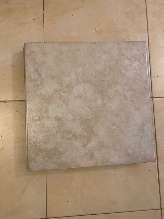 Спешно! Различни видове фаянсови и теракотни плочки