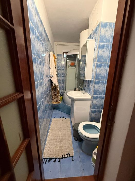 Vand apartament doua camere