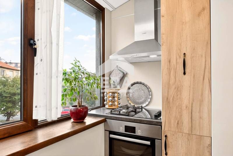 Продава се Тристаен апартамент в Варна, Аспарухово - 81 кв.м за 2062 €/кв.м - Снимка #2