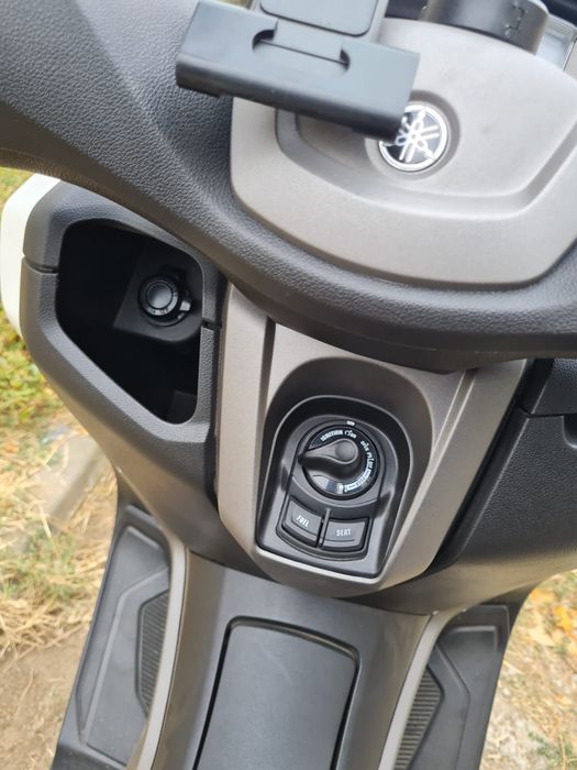 Vand Yamaha NMAX 125 an 2024  6750 km ITP Mai 2027 Navigatie  Accesorii