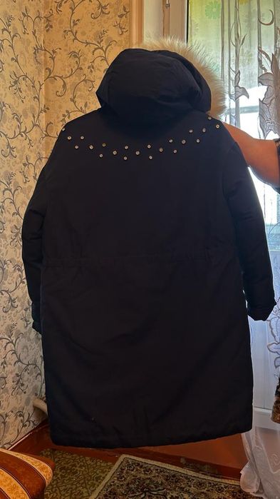 Продам куртку зимнюю для девочки