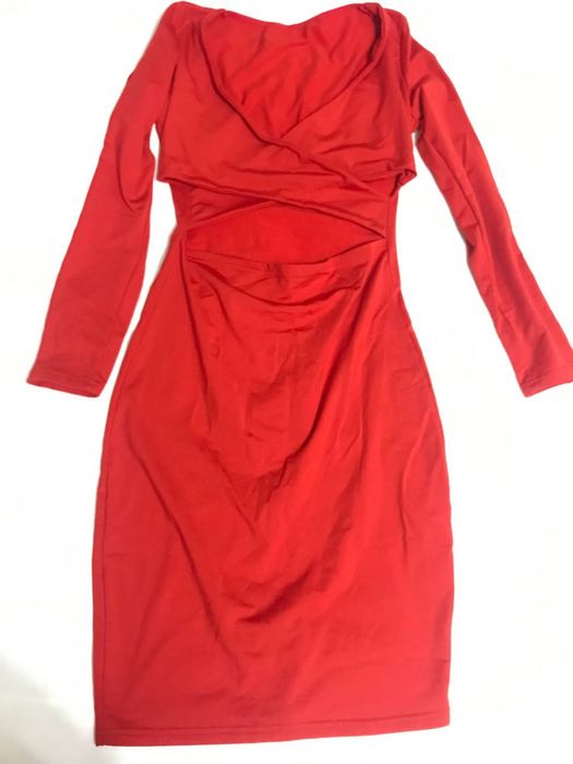 Платье красное