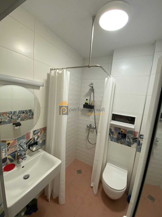 Продава се Двустаен апартамент в Пловдив, Център - 90 кв.м за 5 €/кв.м - Снимка #8