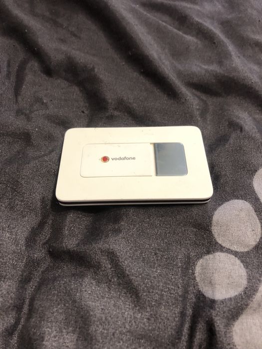 Router wifi portabil functioneaza ori ce cartela sim