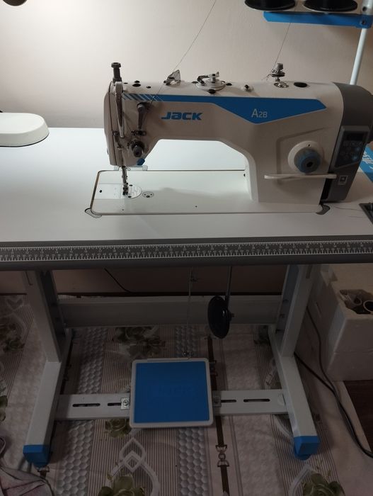 Промышленная швейная машинка полуавтоматмат