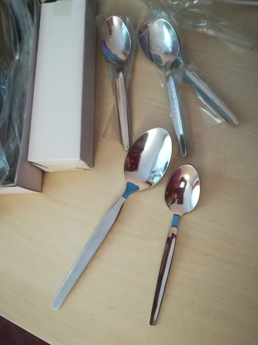 Нови лъжици малки и големи