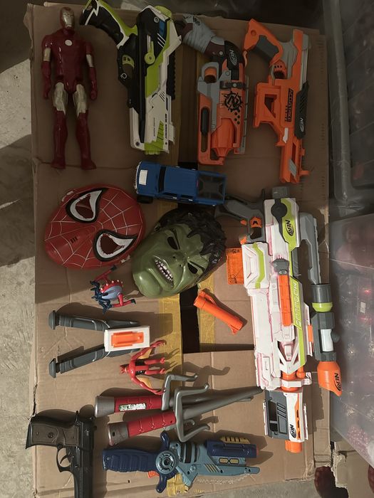 Продам игрушки для мальчиков.