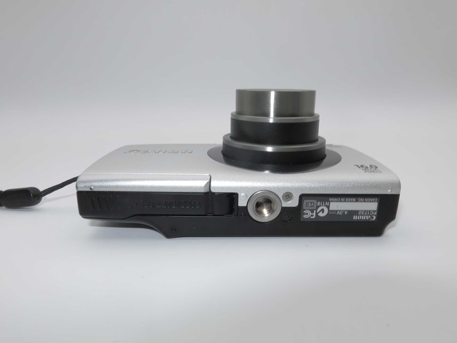 Canon PowerShot A2400 ултра компактен цифров фотоапарат, дигитална камера, 16MP, като НОВА, пълен комплект, работи отлично!