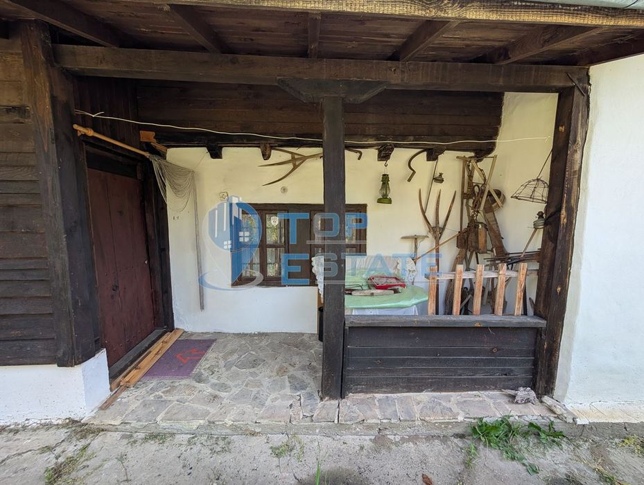 Автентична реновирана къща в град Елена