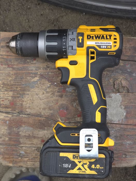 Filetanta cu Percuție DEWALT
