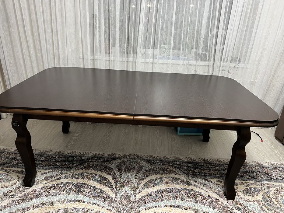 Продам стол с 6 стульями