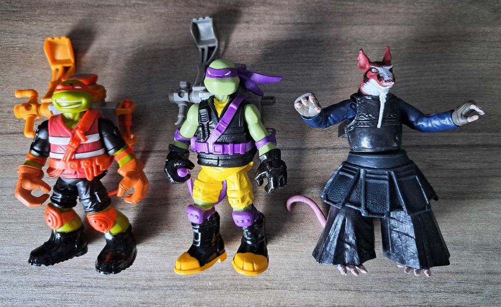 Lot 40 figurine: Marvel, DC, Star Wars, Gormiti, Pokemon, etc