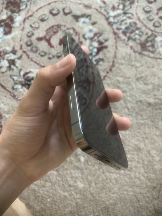 Iphone 12 pro holat ideal faqat icloudga tushgan