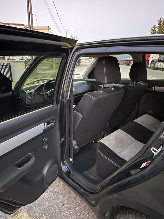 Suzuki Swift Black