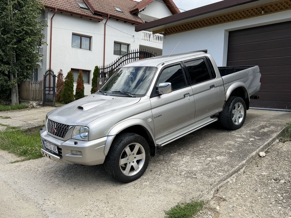 Mitsubishi L200 autoutilitara 4x4 2003 AC
