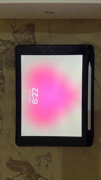 Продам айпад 6 поколения