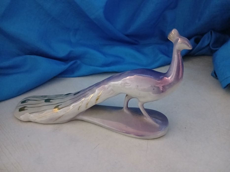 Статуэтки животных продаются