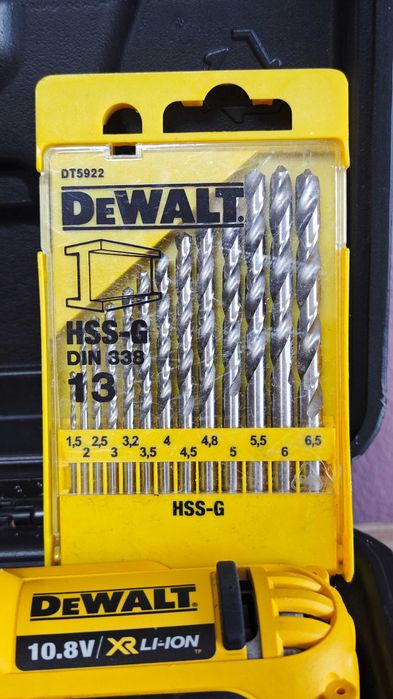 DEWALT DCD710 с комплект + битвое и свредла