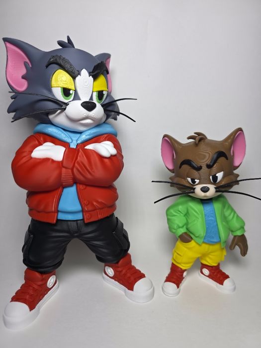 Фигурки Tom & Jerry в уличном стиле