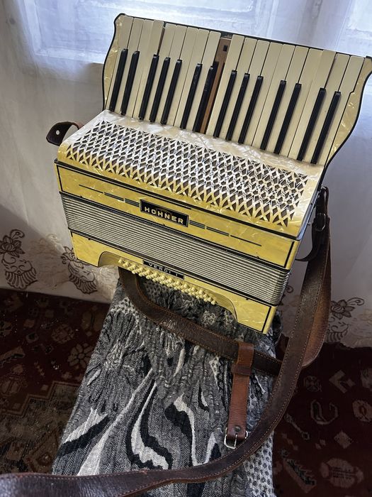 Se vinde acordeon  perfect functionabil