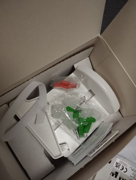 Wireless room thermostat