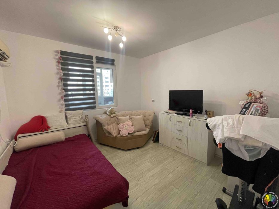 Продава се Тристаен апартамент в Бургас, Възраждане - 93 кв.м за 1775 €/кв.м - Снимка #3