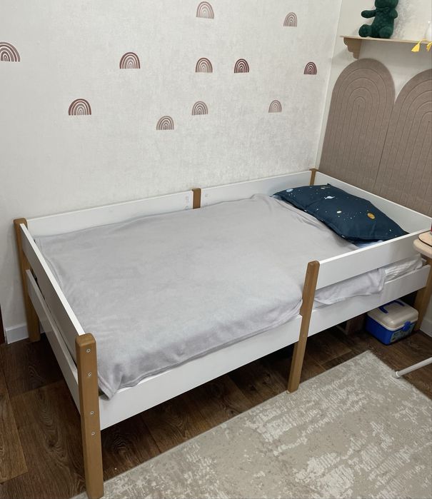 Детская кровать с матрасом