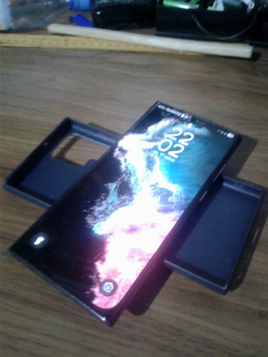 Продам Samsung s22 ultra