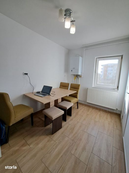 Apartament 3 cam decomandat et. 1, str Marasesti