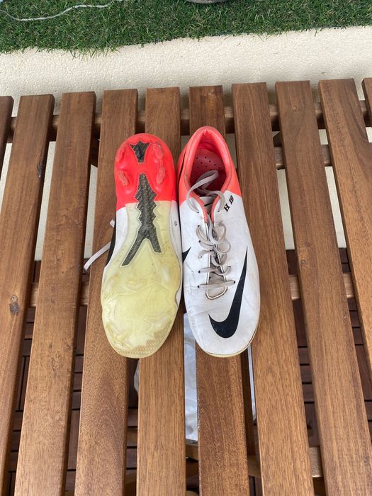 Футболни бутонки и стоножки Nike Аdidas