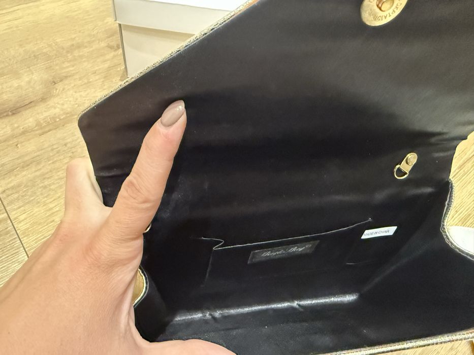 Чанта - клъч за повод